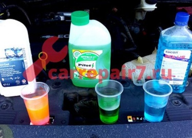 В статье Вы узнаете чем отличается красный, зеленый и синий антифриз, какой лучше заливать, какие преимущества. И как производить слив охлаждающей ...