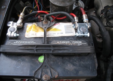 Nissan Pathfinder – полноразмерный кроссовер японского производства, выпуск которого начался в 2015 году. Выпущен автомобиль в 4 поколениях.