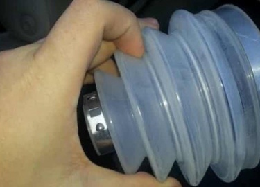 Как заменить пыльник наружного и внутреннего ШРУСа со снятием и без Эластичный чехол, надетый на шарнир равных угловых скоростей (ШРУС) приводного ...