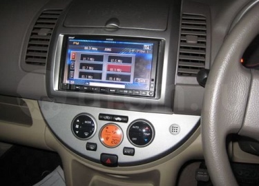 Меняем штатную магнитолу Nissan Note и настраиваем устройство по месту.