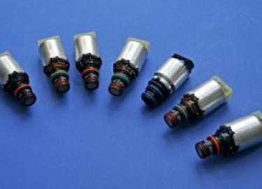 За что отвечают соленоиды в акпп ниссан. Работой соленоидов АКПП управляет ЭБУ коробкой автомат. Блок управления постоянно посылает на клапан сигна...