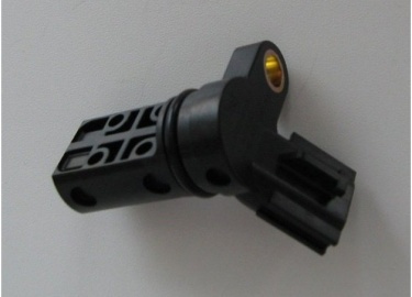 При выходе из строя датчика положения коленвала силовая установка Nissan Primera P12 начинает работать нестабильно вплоть до полного отказа заводиться