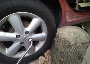 Замена цапфы подшипника ступицы заднего колеса Nissan Note 2004 - 2012 Цапфа подшипника ступицы заднего колеса Ниссан Ноут заменяется в случае повр...