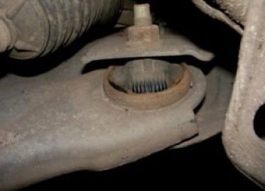 Руководство по замене сайлентблока заднего на переднем рычаге автомобиля Ниссан Кашкай (фото и видео)
