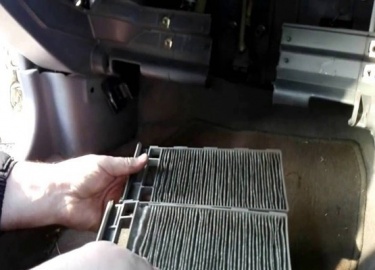 Процедура замены фильтра салона на Нисан Патфайндер: периодичность, признаки засорения и износа СФ. Выбор и виды СФ. Цена смены в автомастерской.