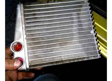 Nissan Note 1.6 вытаскиваем мотор печки. Хочу дополнить. На видео забыл сказать, что при вытаскивание мотора, мы снимаем верхний воздуховод и крышк...