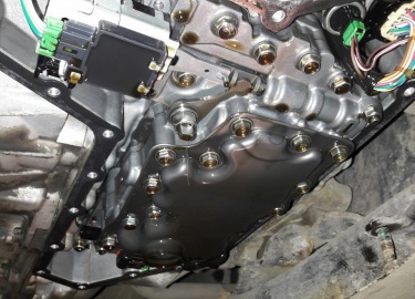 Вместе с заменой масла в вариаторе Nissan Murano Z51 меняют и фильтр тонкой очистки. Также уделяют внимание промывке ...