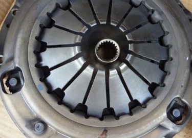 Замена сцепления Ниссан Кашкай – задача, перед которой встают владельцы кроссовера в ситуации чрезмерного износа деталей рассматриваемого узла. Осн...