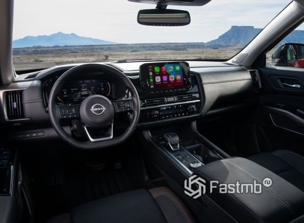 Nissan Pathfinder 2021, панель приборов