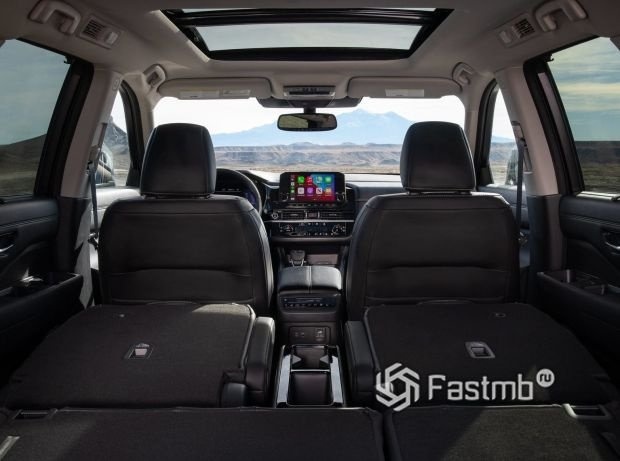 Сиденья Nissan Pathfinder 2021 сложены