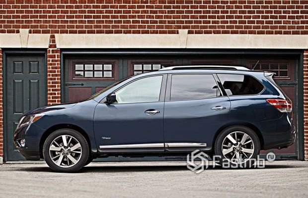 Nissan Pathfinder 2012 для США, вид сбоку